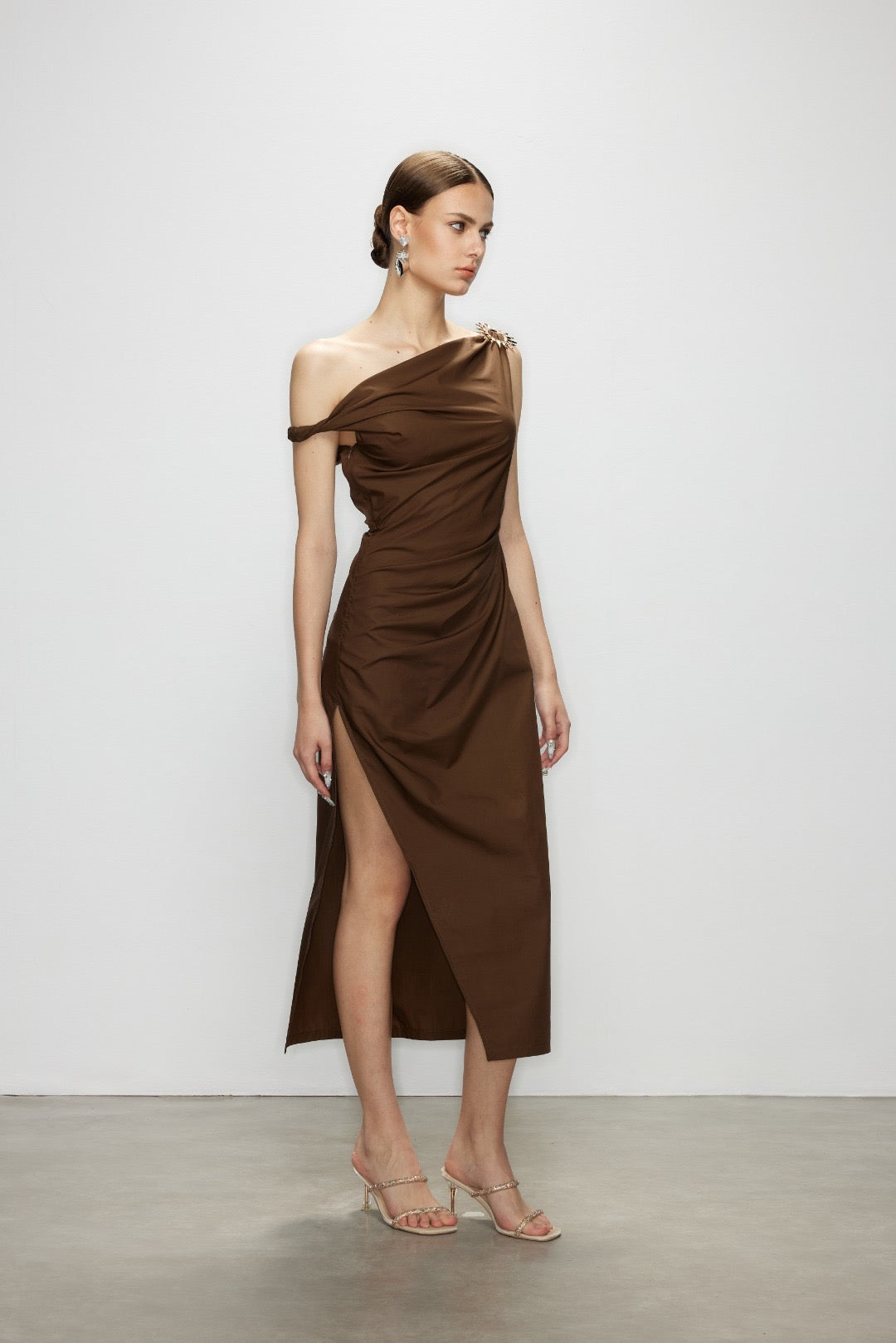 Artel Retro Brown Off-Shoulder Long Split Midi Dress