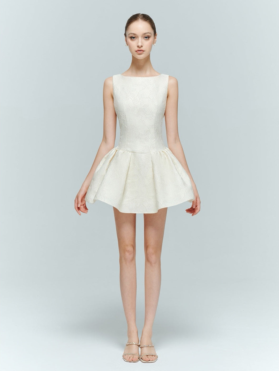 Artel Retro White Floral Texture Sleeveless Sabrina Pearl Embellished Backless Mini Dress