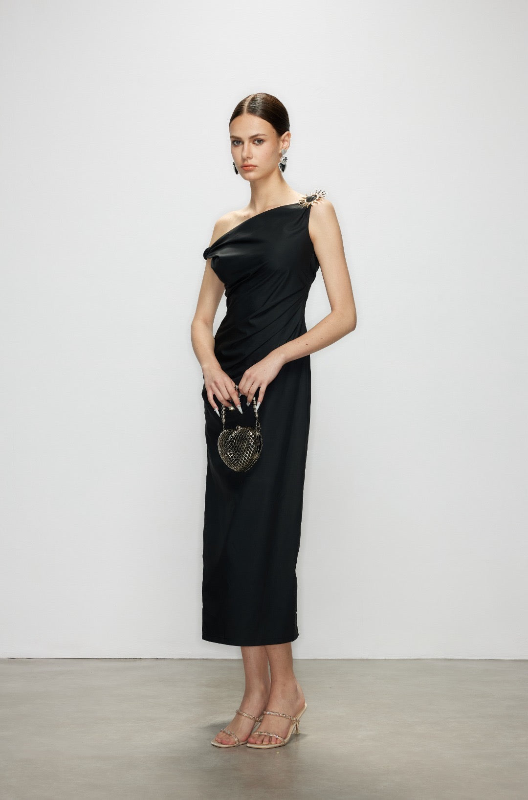 Artel Retro Black Off-Shoulder Long Split-Hem Midi Dress