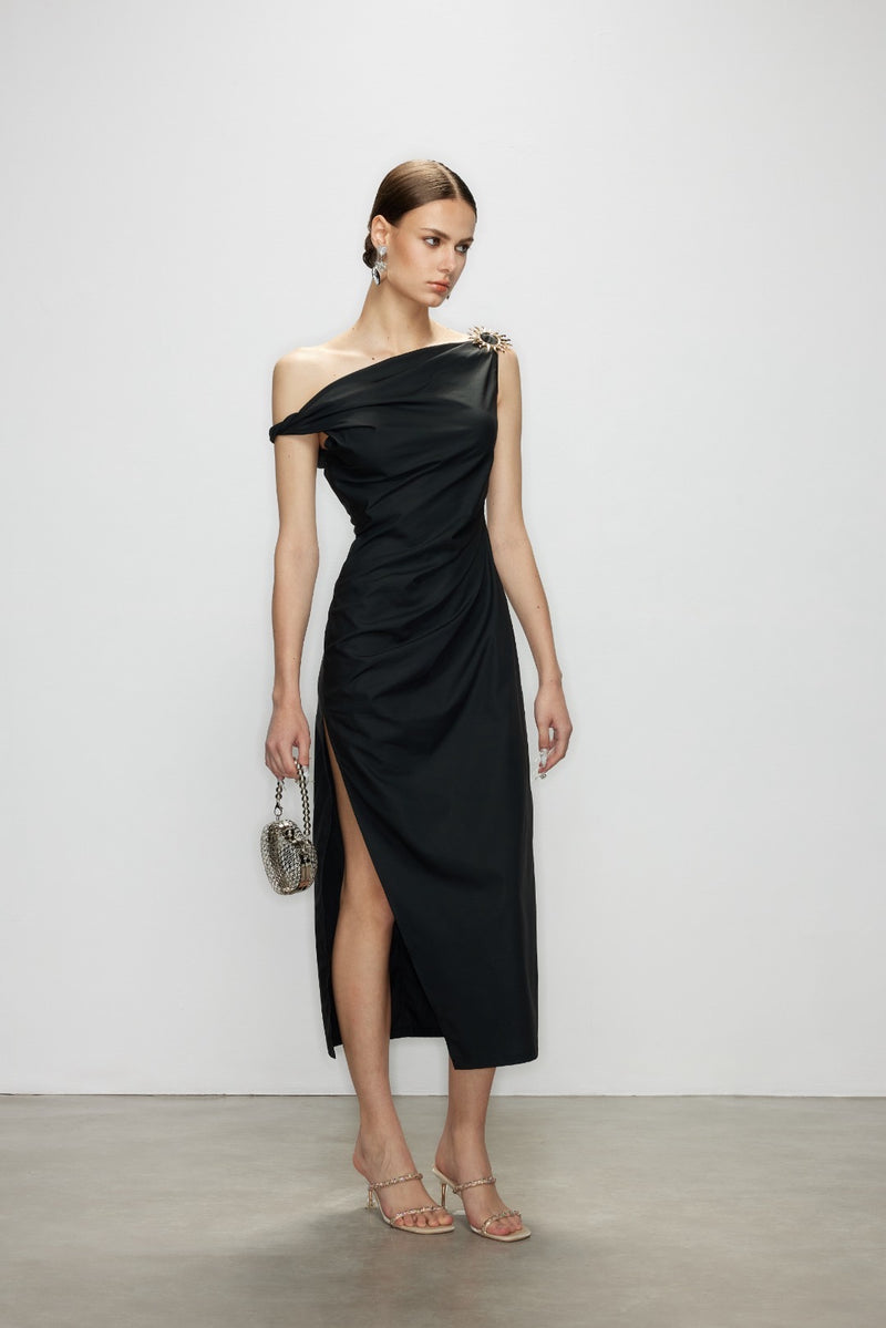 Artel Retro Black Off-Shoulder Long Split-Hem Midi Dress