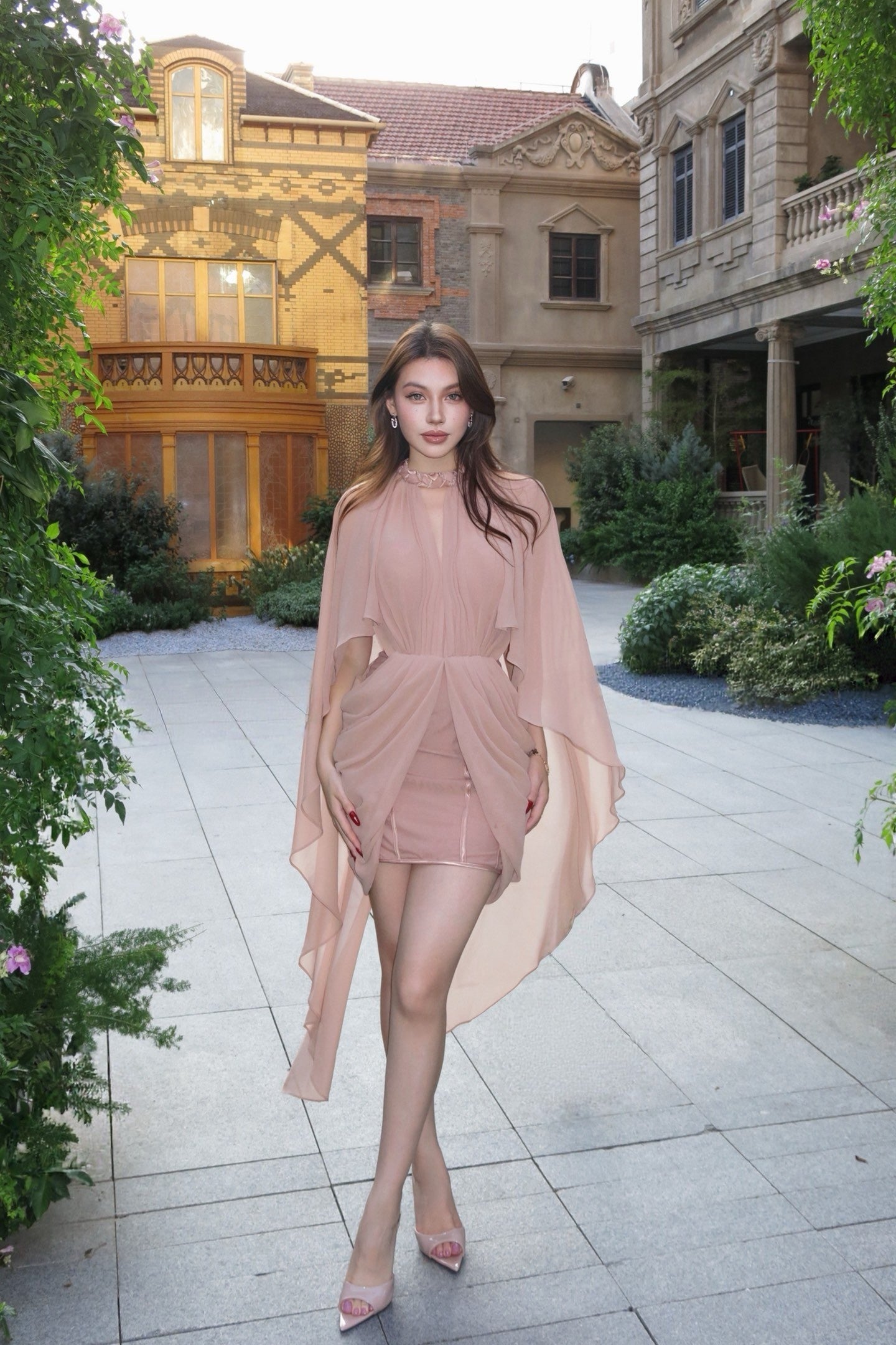 Sheer Luck Amara挂脖披肩鱼骨裙复古飘逸连衣裙（杏棕）