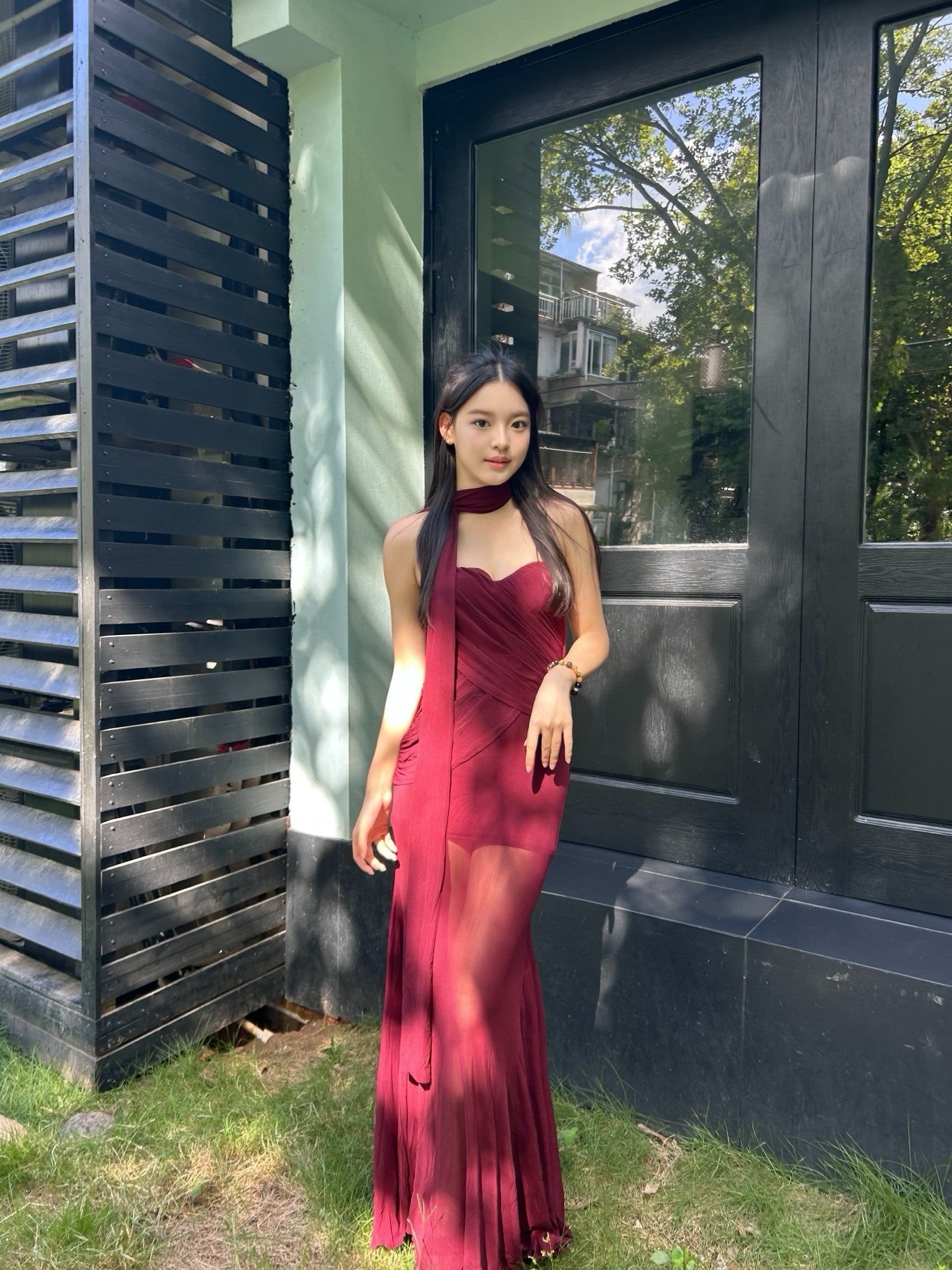 Sheer Luck Kira网纱飘带修身褶皱鱼尾长连衣裙（安克拉红）