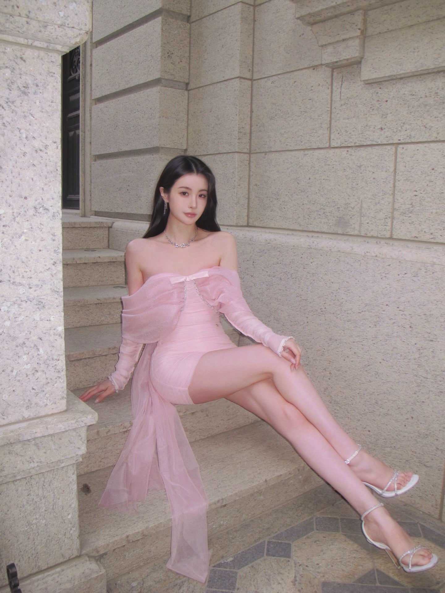 Sheer Luck Reve蝴蝶结飘带抹胸包臀裙连衣裙（粉）