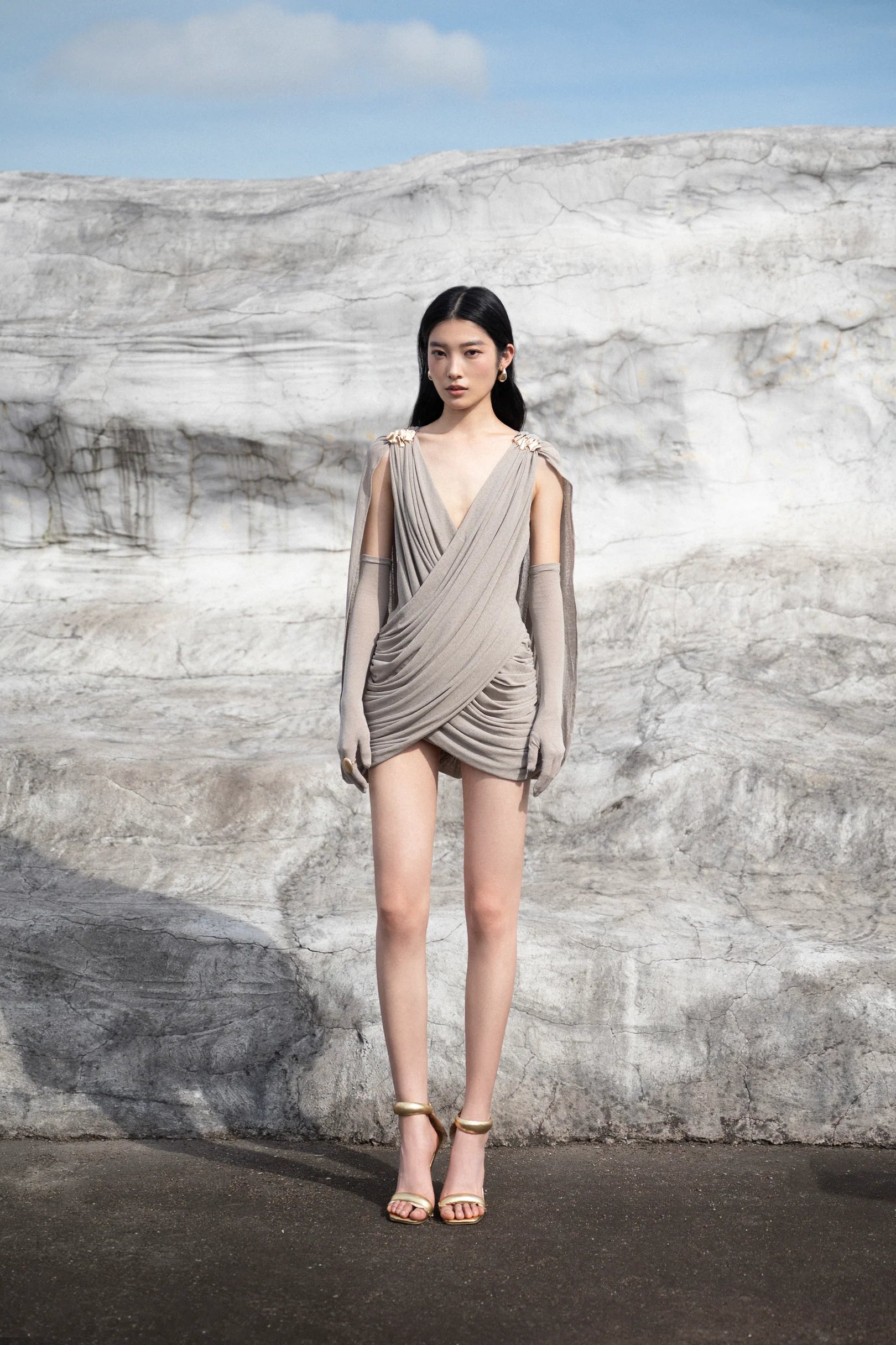 MOLLYNISTA Draped Cape Dress (grey)