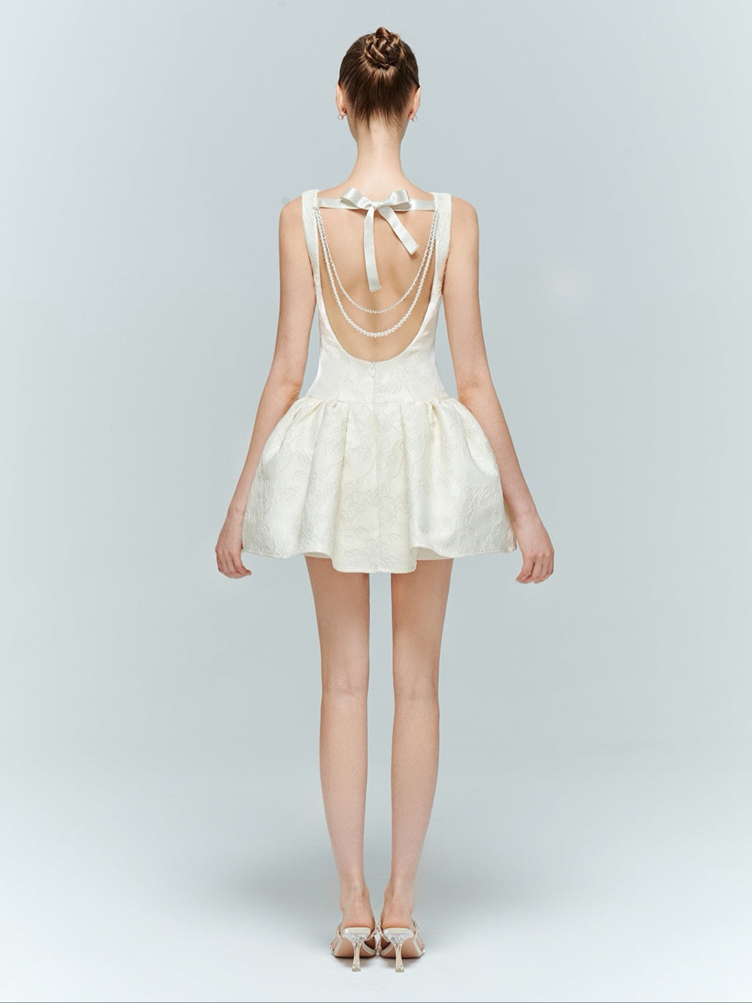 Artel Retro White Floral Texture Sleeveless Sabrina Pearl Embellished Backless Mini Dress