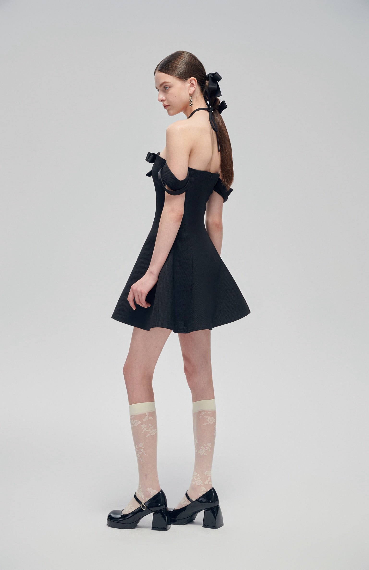 Black Classic Off-Shoulder Satin Mini Dress M Black Classic Off-Shoulder Satin Mini Dress M