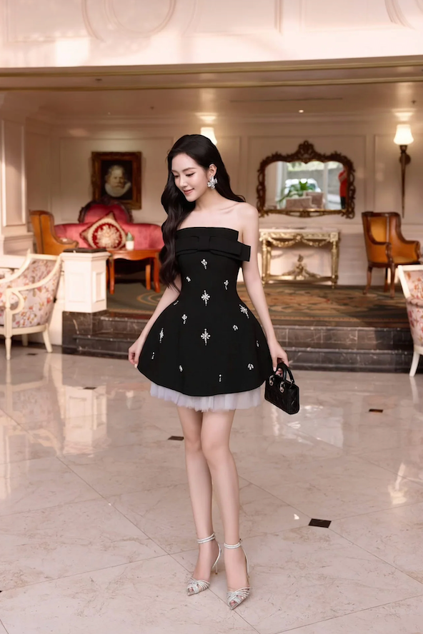 LAMORIS Black Strapless Bow Dress