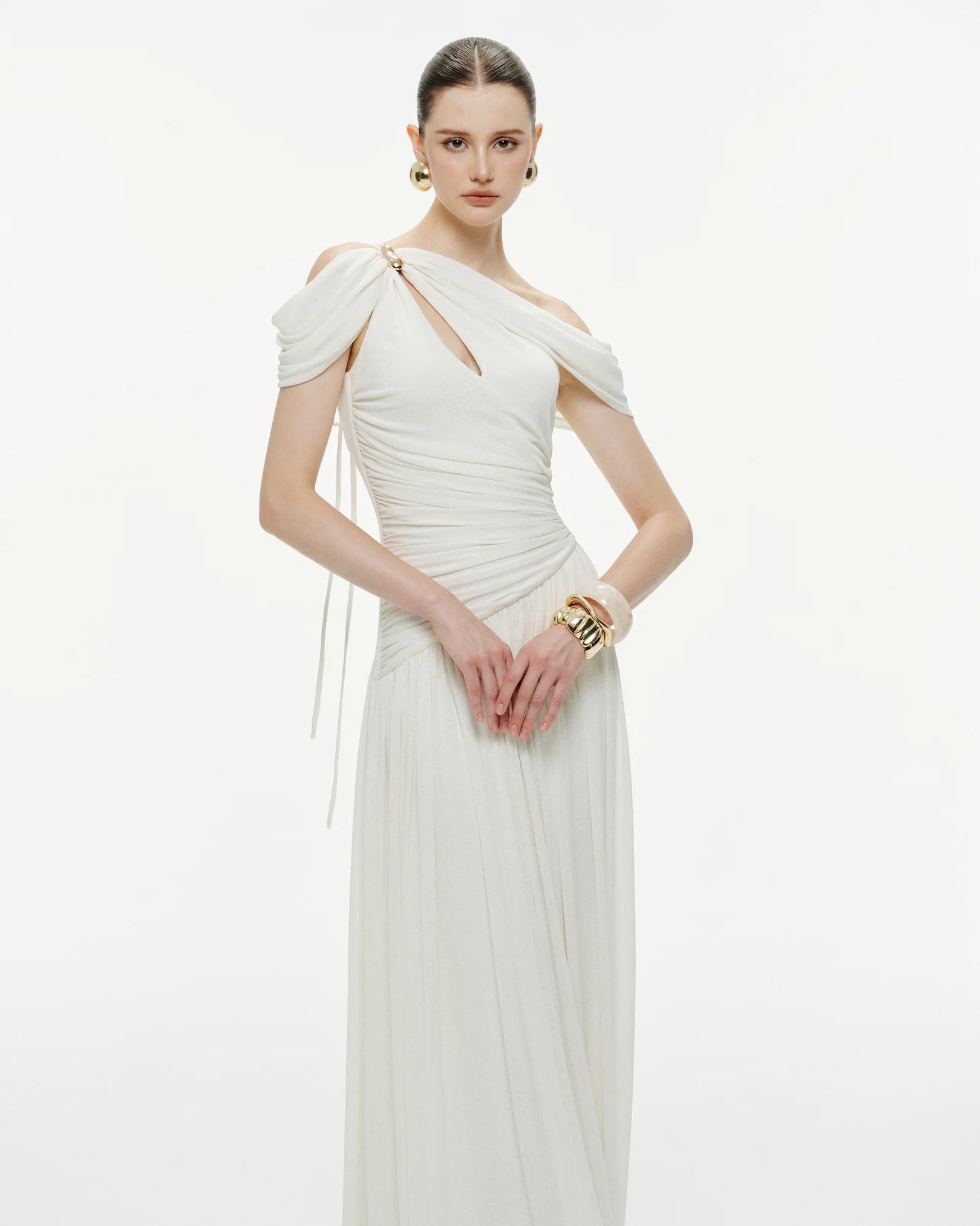 MOLLYNISTA Pleated Draped Shoulder Dress (white)