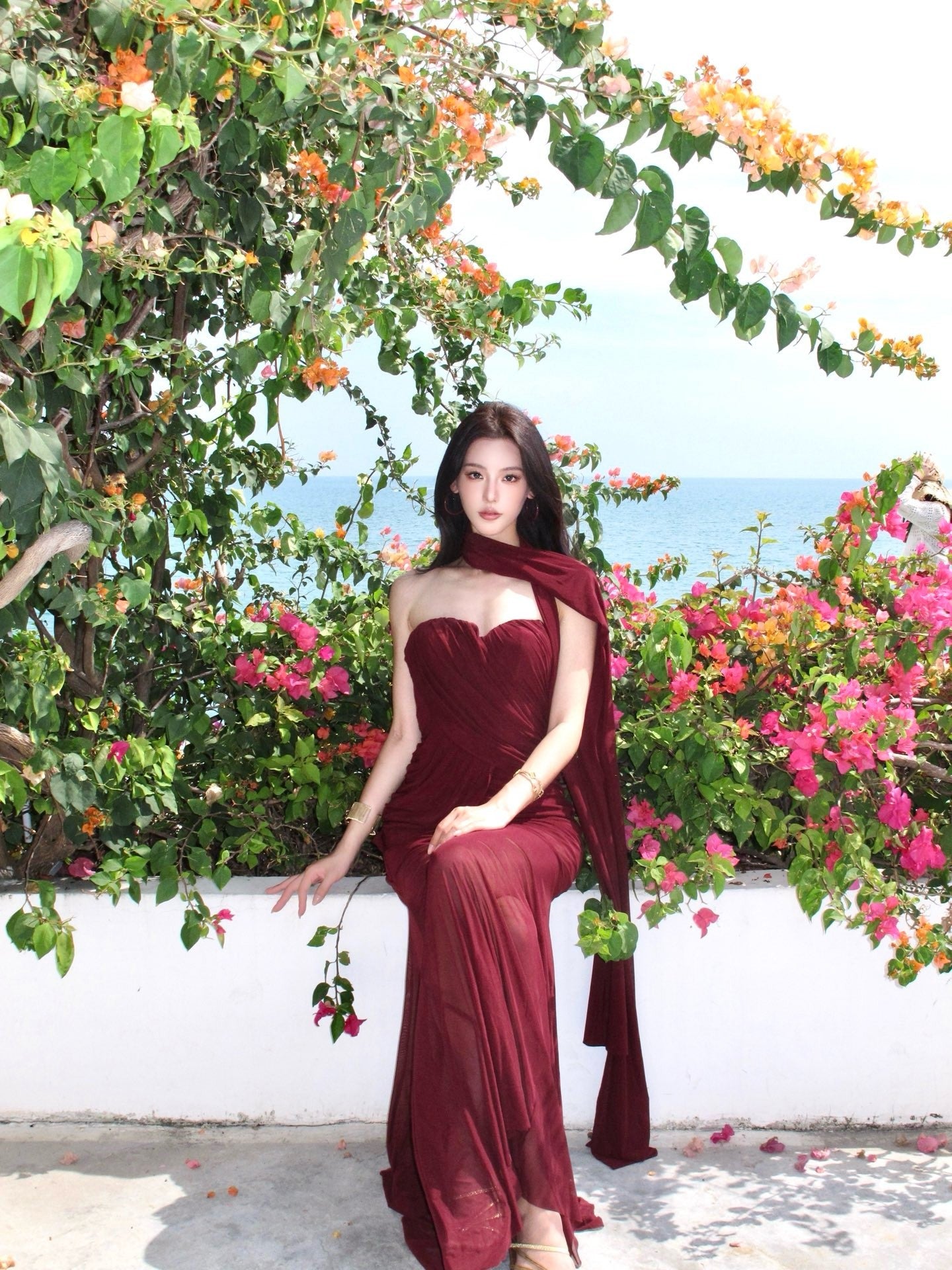 Sheer Luck Kira网纱飘带修身褶皱鱼尾长连衣裙（安克拉红）