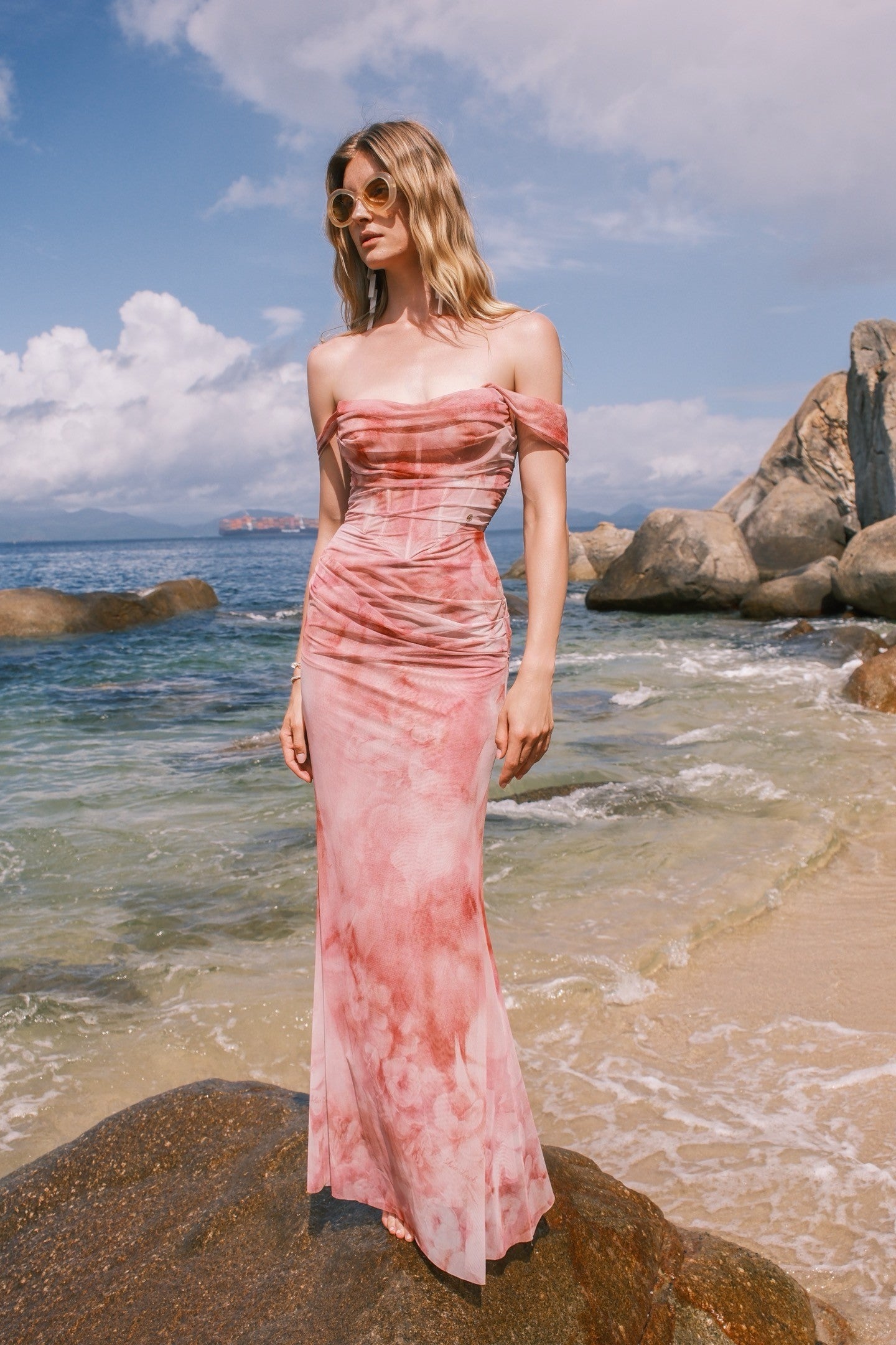 Sheer Luck Ariel Off-Shoulder Ruched Bodycon Dress (Vintage Iris Pink) S
