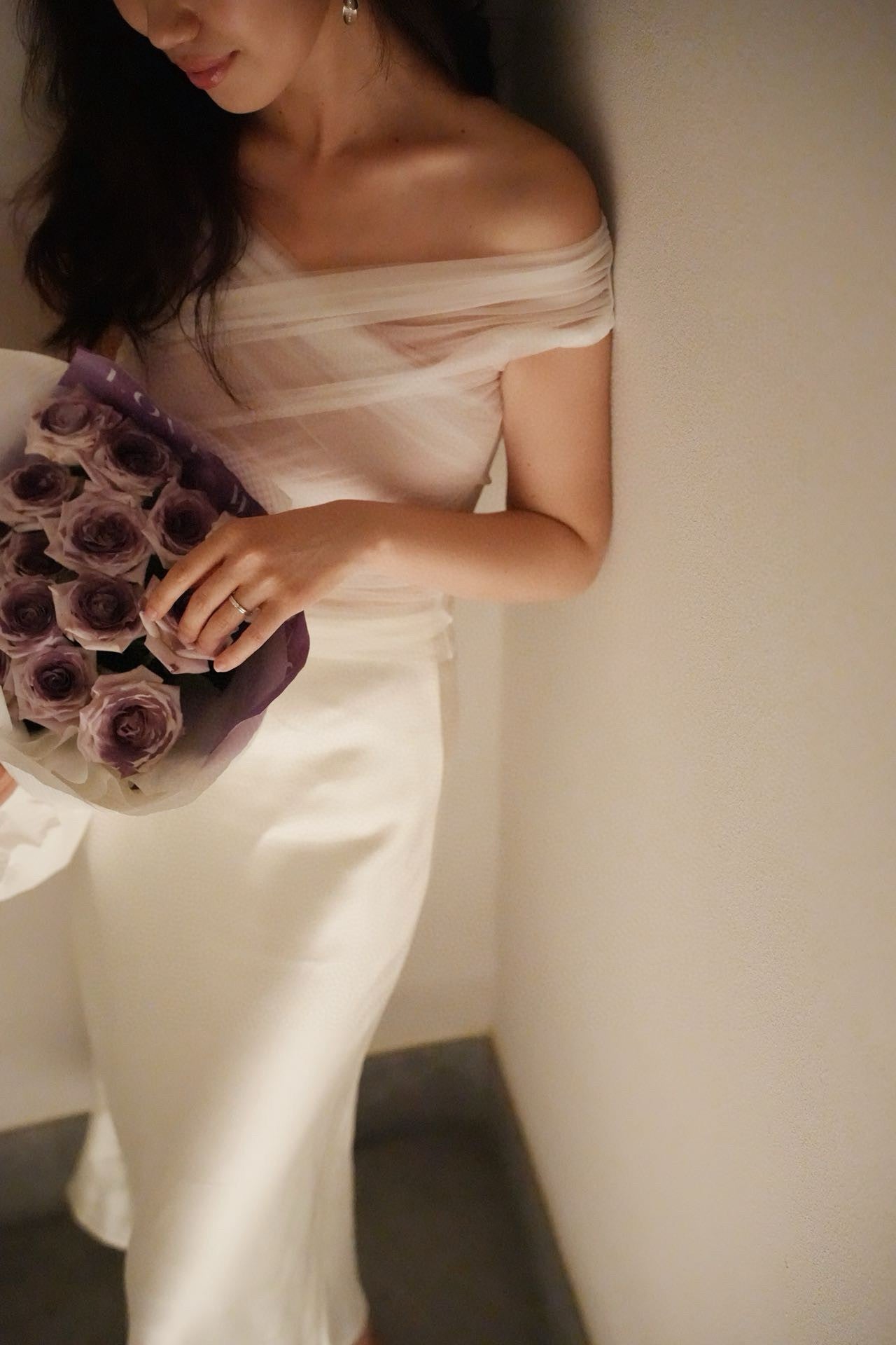 SIJIA白色一字肩褶皱网纱修身T恤