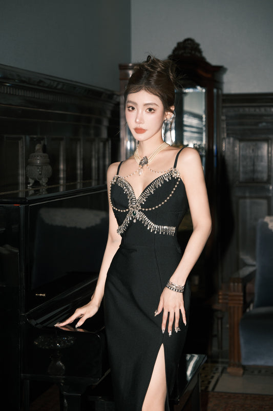 KINGWEN Black Chain Gemstone Halter Dress