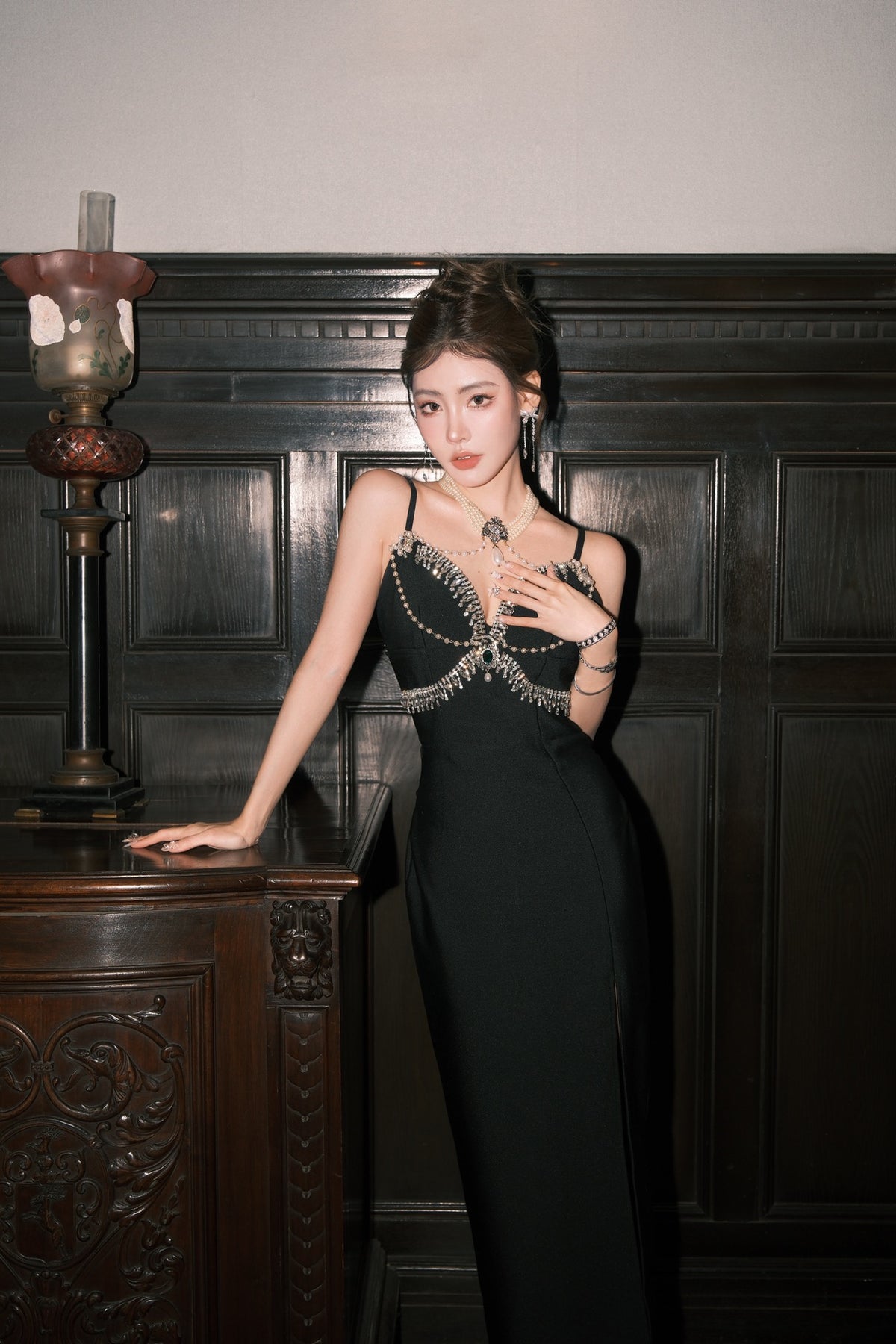 KINGWEN Black Chain Gemstone Halter Dress